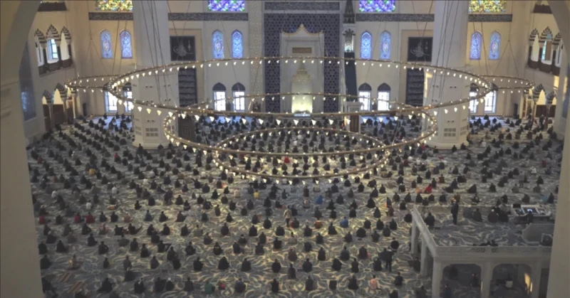 Mardin'de Bayram Namazı Saati Belli Oldu! Kaçta Kılınacak?